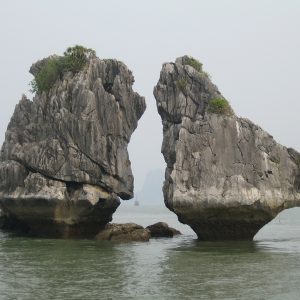 kissing rocks, halong bay, vietnam